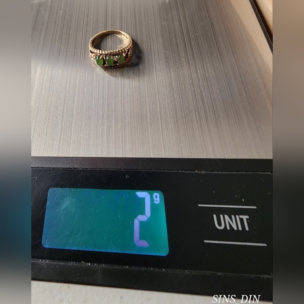 TOSKAL 1OK GOLD & JADE SIZE 6 RING - Picture 9 of 9